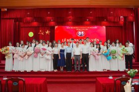 ĐẢNG BỘ TRƯỜNG CAO ĐẲNG Y TẾ THANH HÓA TỔ CHỨC KẾT NẠP 30 ĐẢNG VIÊN MỚI DỊP KỶ NIỆM 115 NĂM NGÀY BÁC HỒ RA ĐI TÌM ĐƯỜNG CỨU NƯỚC