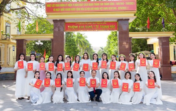 TỔ CHỨC BẢO VỆ TIỂU LUẬN TỐT NGHIỆP CHO SINH VIÊN VĂN BẰNG 2 NGÀNH KỸ THUẬT PHỤC HỒI CHỨC NĂNG